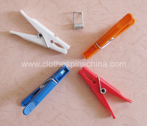 8.5cm Strong Plastic Clothes Pegs
